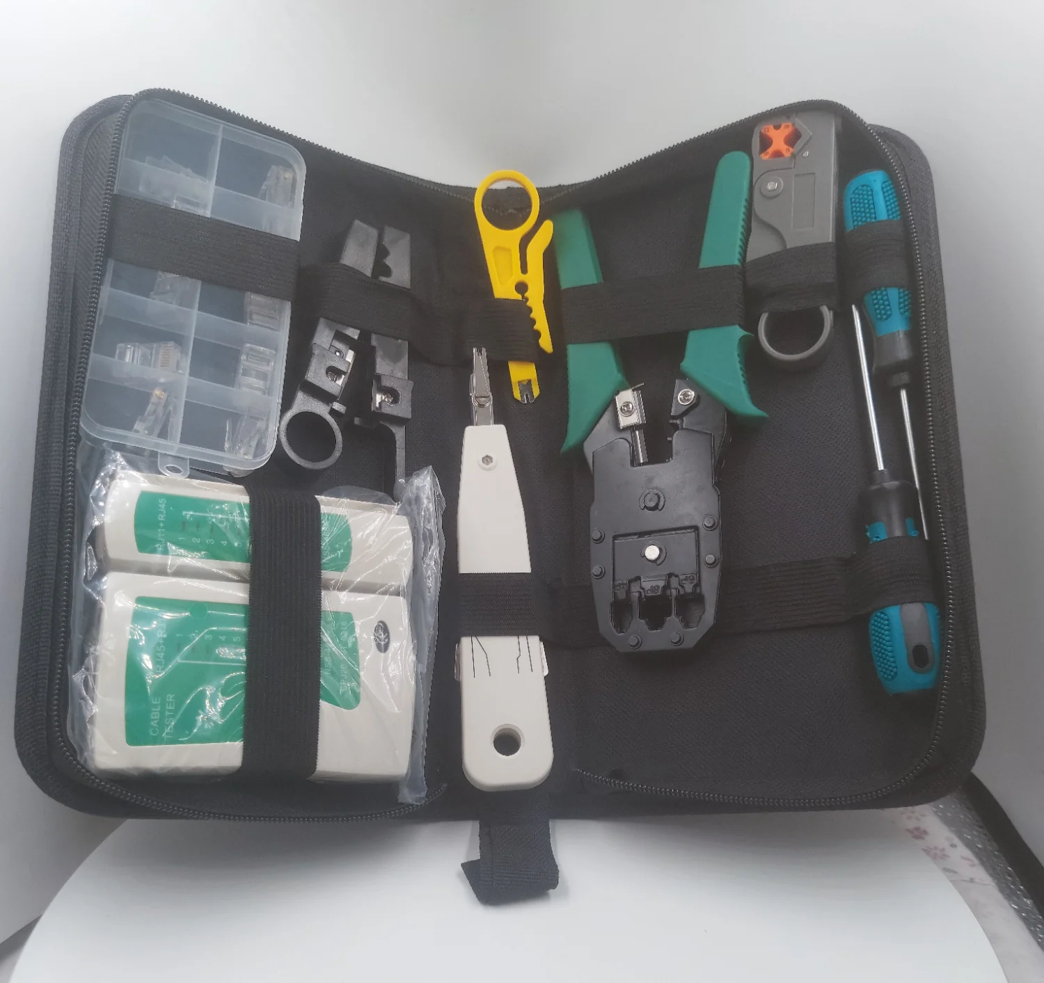 Kit de sertissage pour  câble réseau 9 pièces