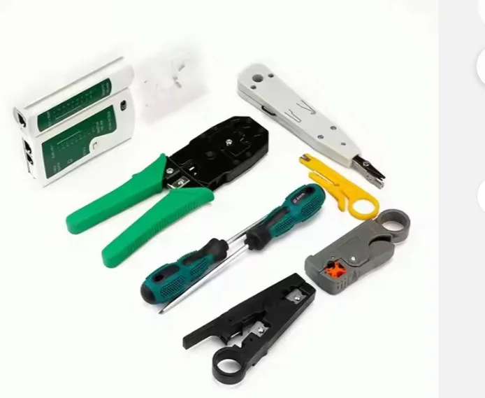 Kit de sertissage pour  câble réseau 9 pièces